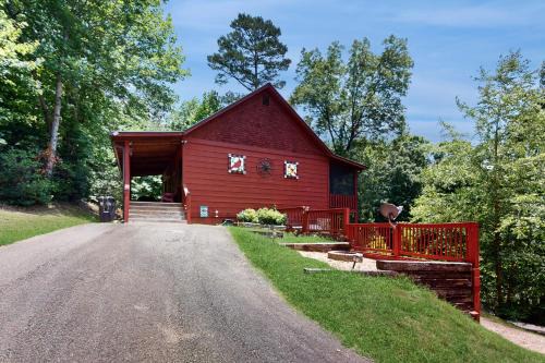 Young Harris House | Rustic Ridge Cabin