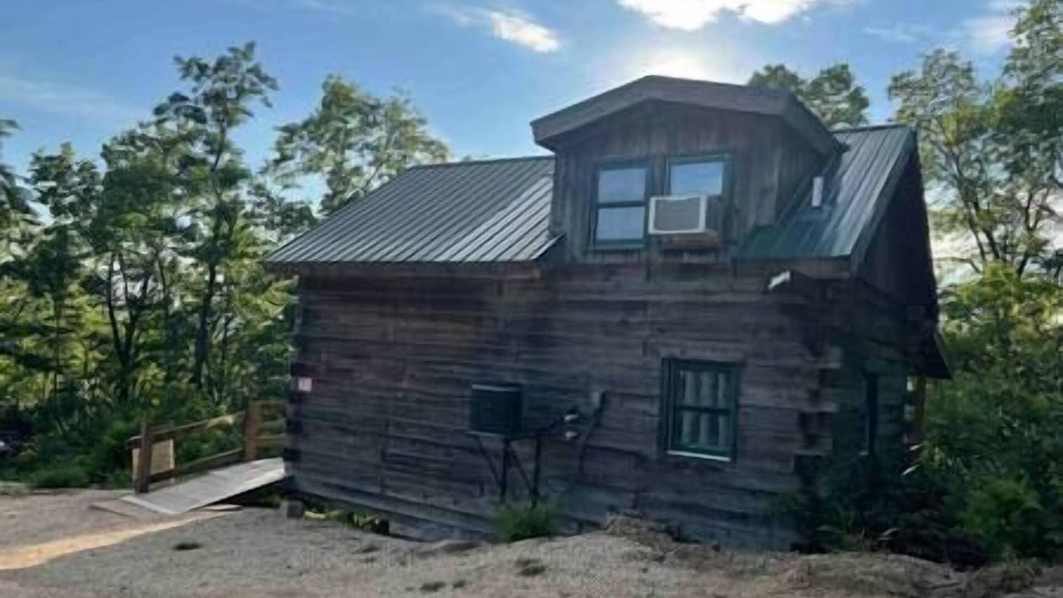Savanna Cabin | Rustic River Cabin 8