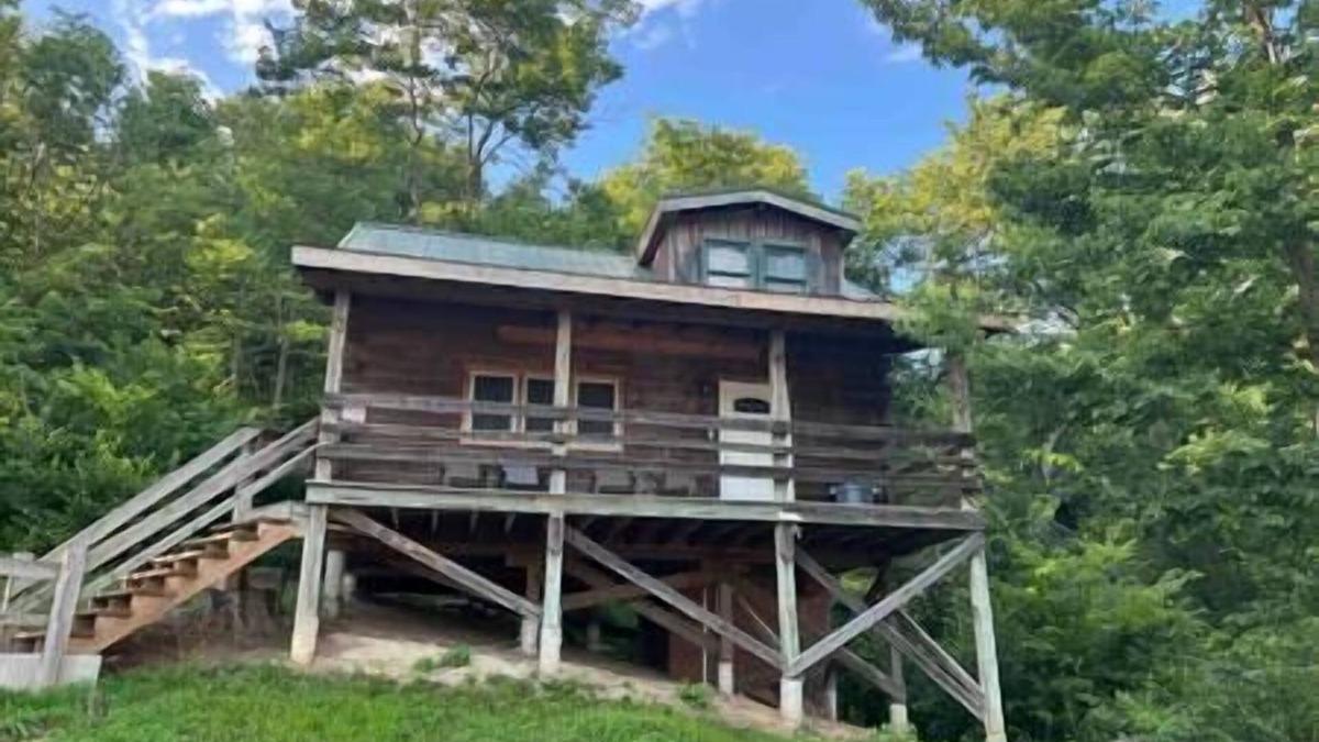 Savanna Cabin | Rustic River Cabin 9