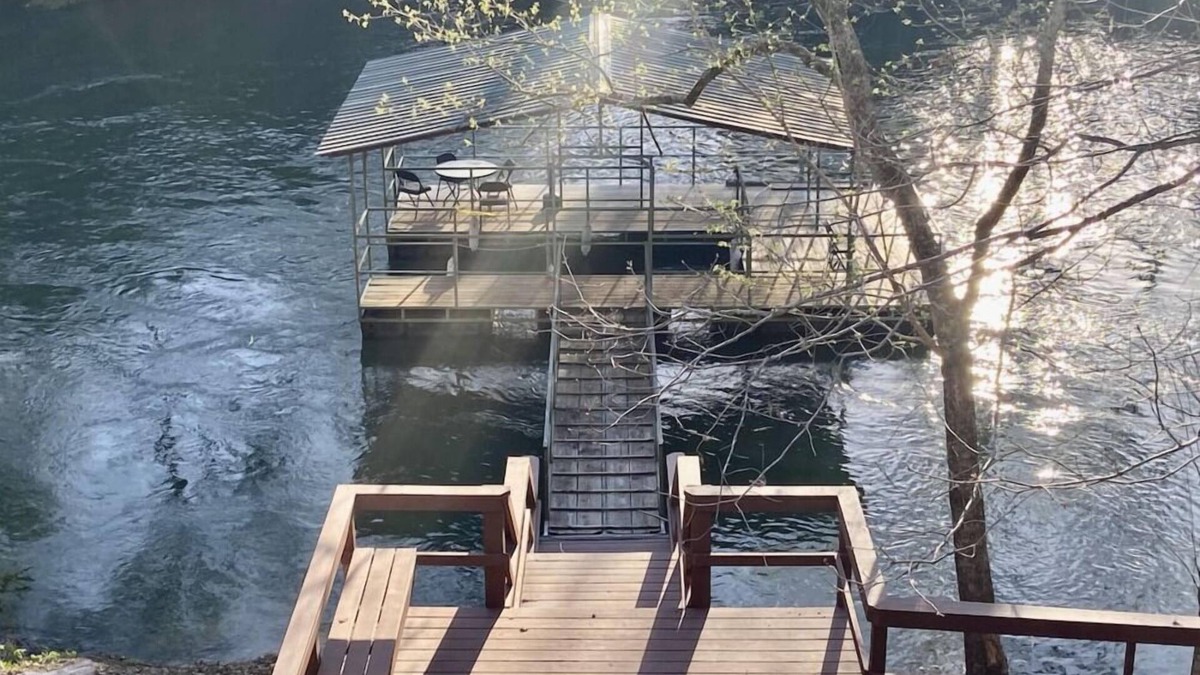 Pangburn Cabin | Rustic River Cabin: Your Slice of Heaven