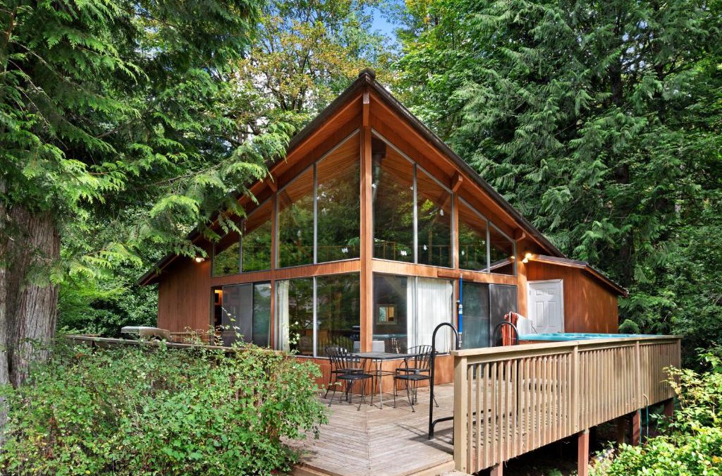 Baring House | Rustic River Paradise - 1 Bed 2 Bath Vacation home in Baring