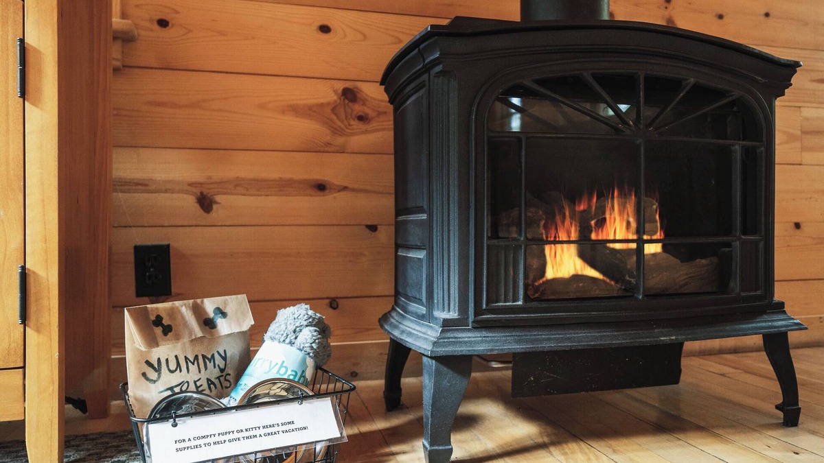 Mazama Cabin | Rustic Rural Studio Cabin