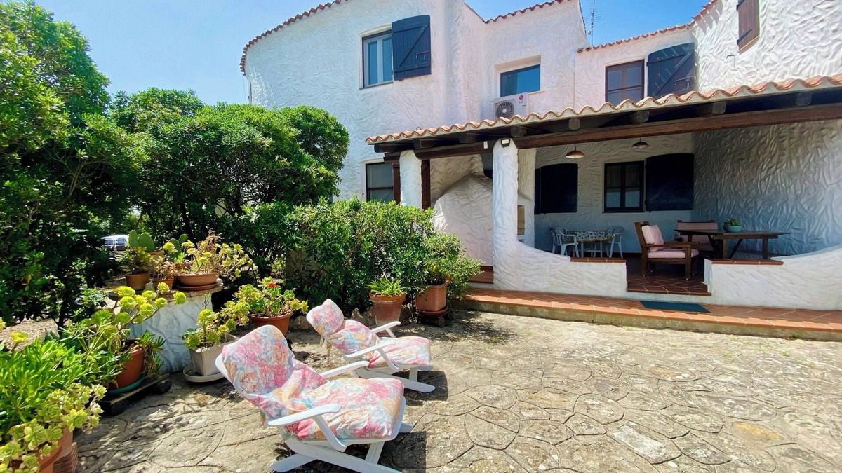 San Giovanni di Sinis House | Rustic Seaside House with Garden for Families in San Giovanni di Sinis