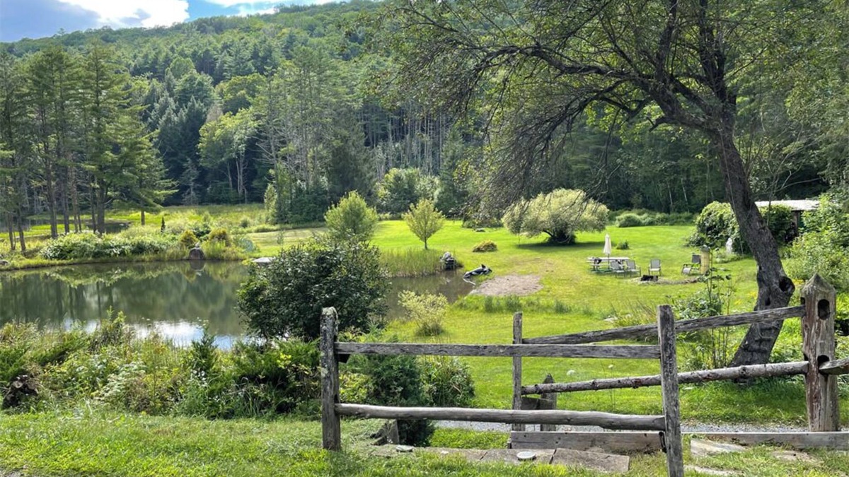 West Fairlee Cabin | Rustic, secluded lodge with fishing ponds and hiking trails in charming Fairlee