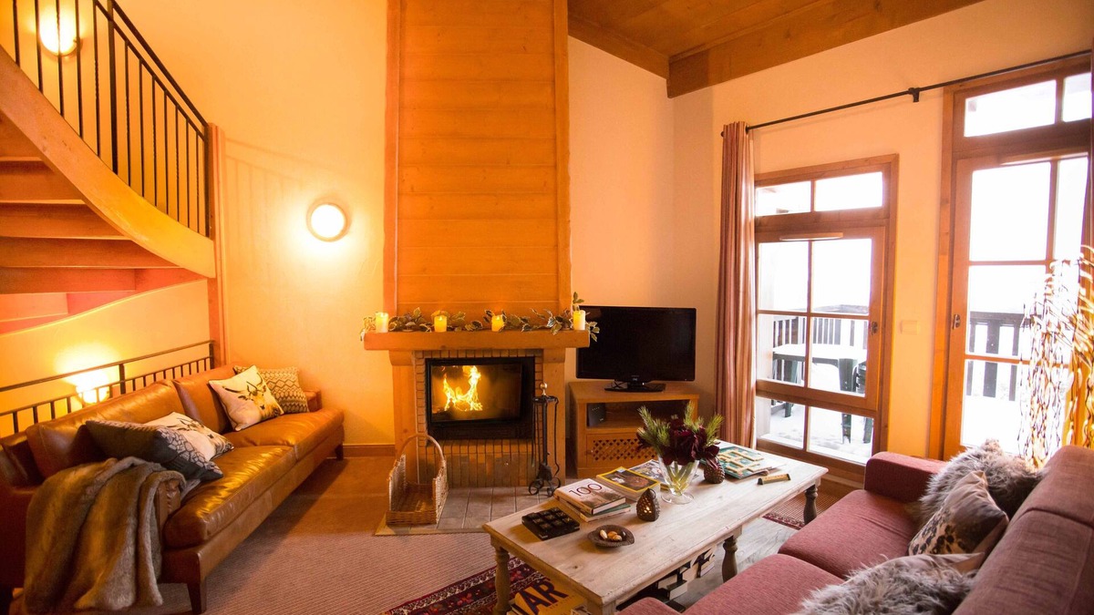 Arc-1950 Apartment | # Rustic, spacious, Ski-In-Ski-Out, Four Bedroom Chalet Apartment in Les Arc1950
