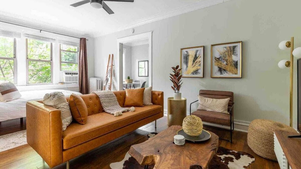 Ravenswood House | ✨Rustic Studio Apartment Heart of Lincoln Square✨