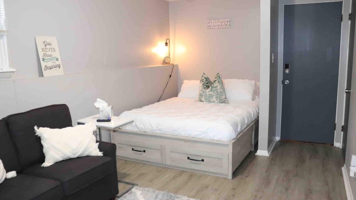 Oswego Apartment | Rustic Studio Apt. 2 min drive to Downtown Oswego