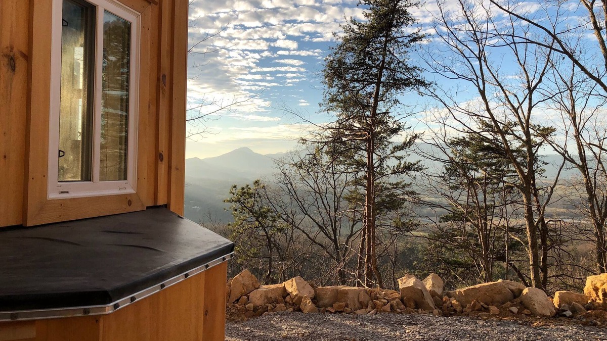 Newport Cabin | Rustic Tiny cabin Experience,Great Mtn. Location and views with private Hot Tub