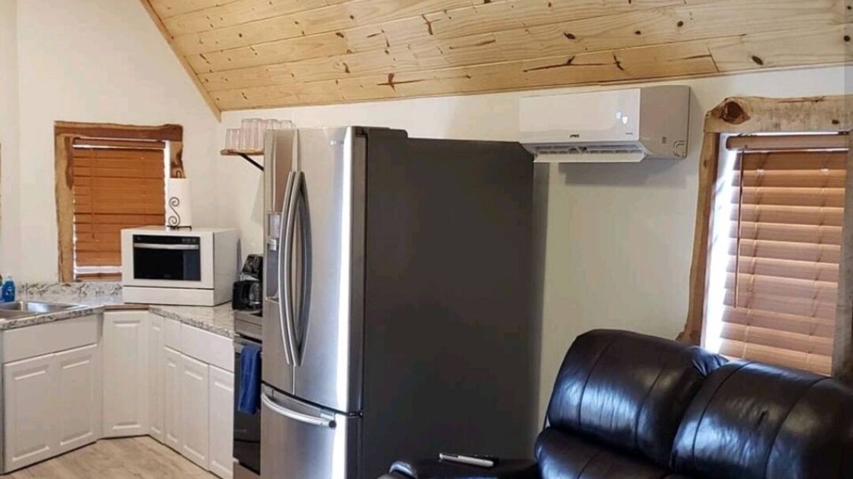 Tulsa Cabin | Rustic Tiny Cabin with private hot tub 7mins from downtown