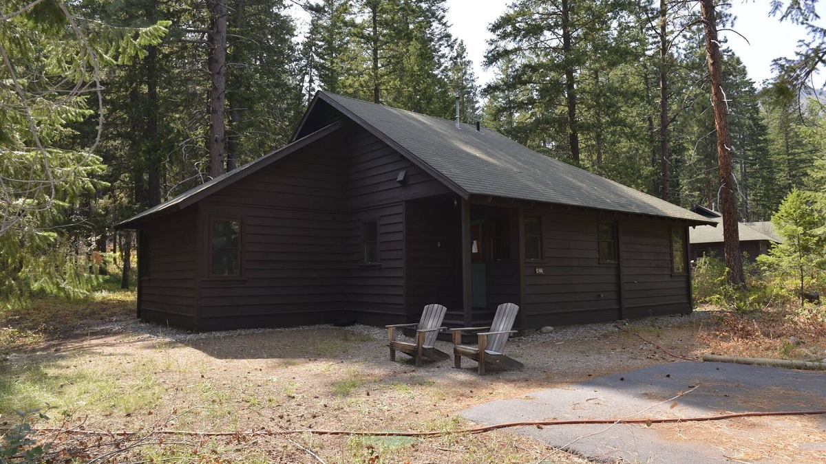 Mazama Cabin | Rustic Two Bedroom Cabin