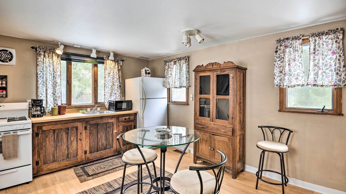 Unadilla Cottage | Rustic Unadilla Cottage on 15 Acres w/Pond!