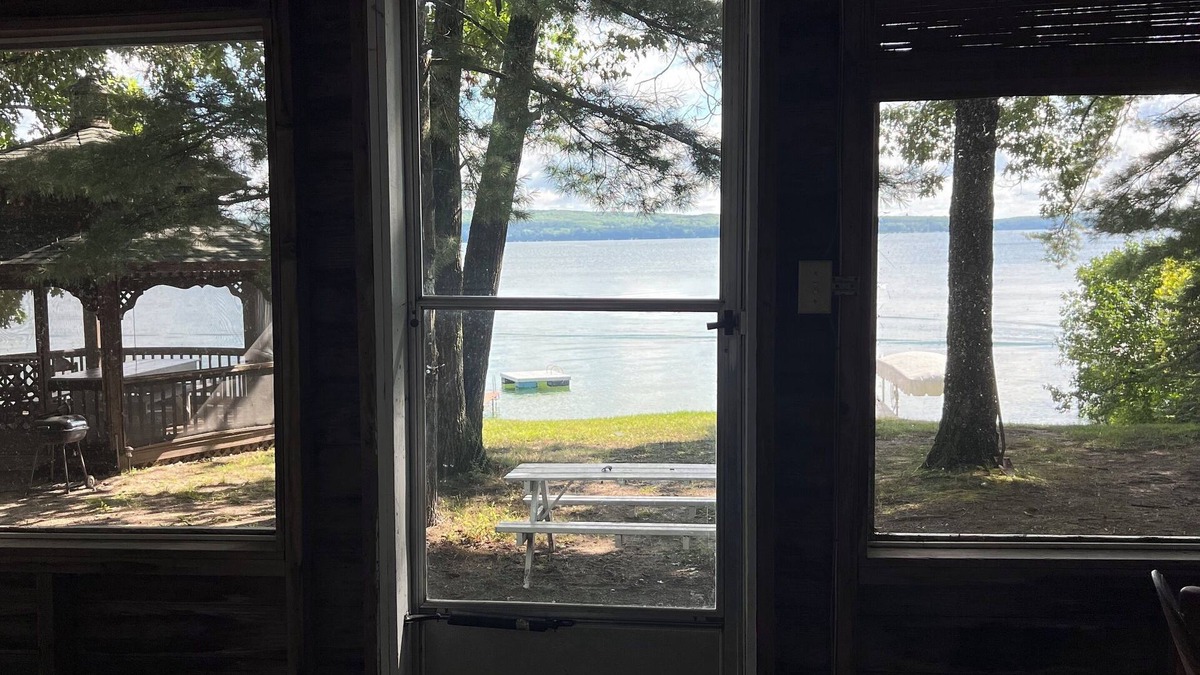 Herron House | Rustic View Cabin sits on a 2.5 acres on beautiful Hubbard Lake.