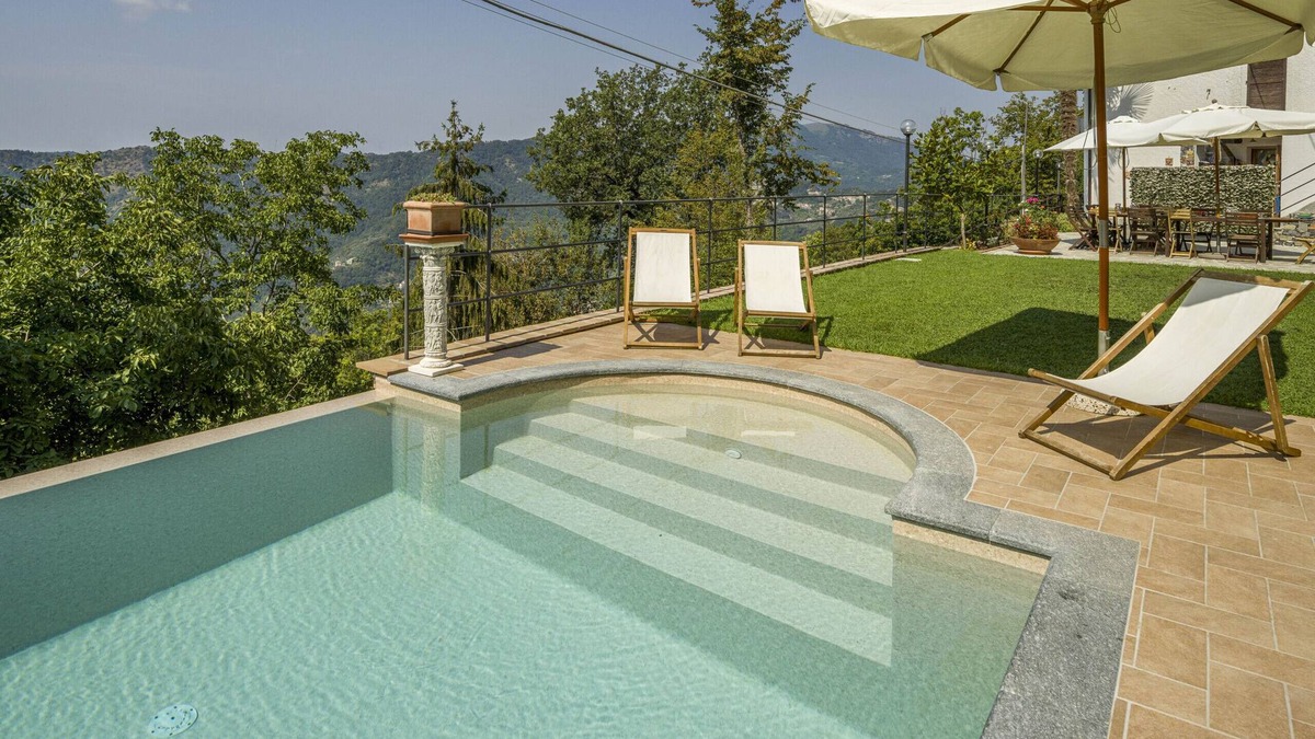 Uscio Villa | Rustic Villa Casa Aurora with pool in Genova