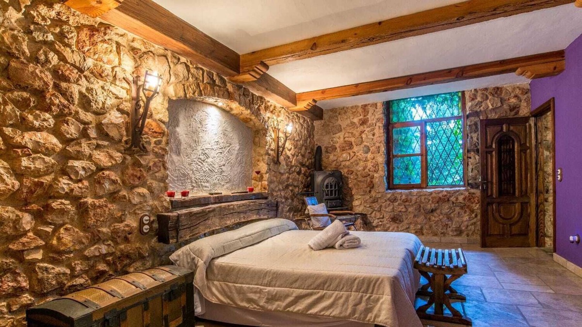 Carabana Villa | Rustic villa