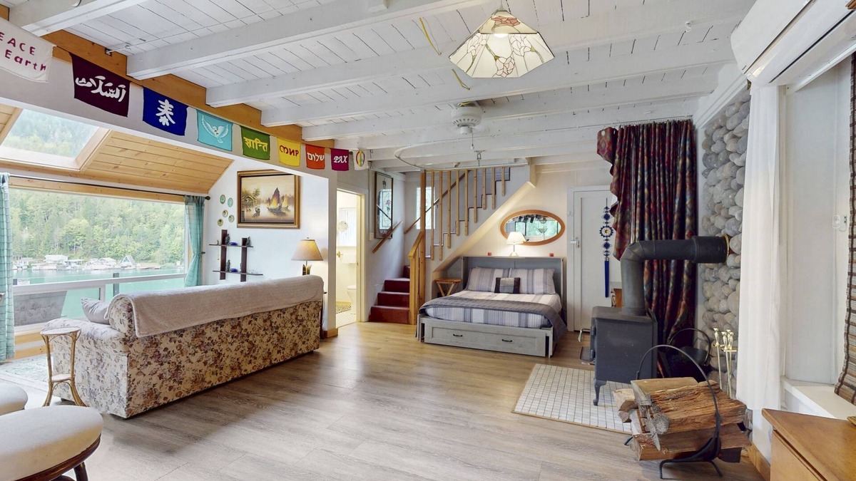 Port Angeles Cabin | Rustic Waterfront Cabin Retreat on Scenic Lake Sutherland