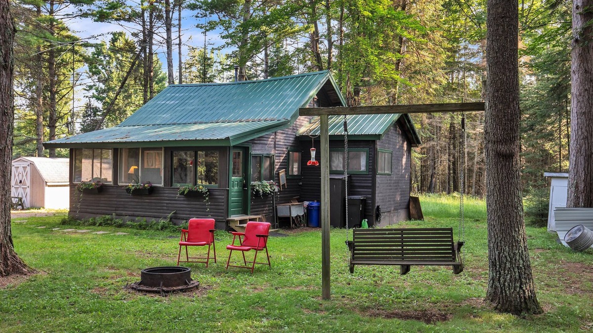 Hazelhurst Cabin | Rustic Willow Retreat - Outdoor Adventures by RedAwning