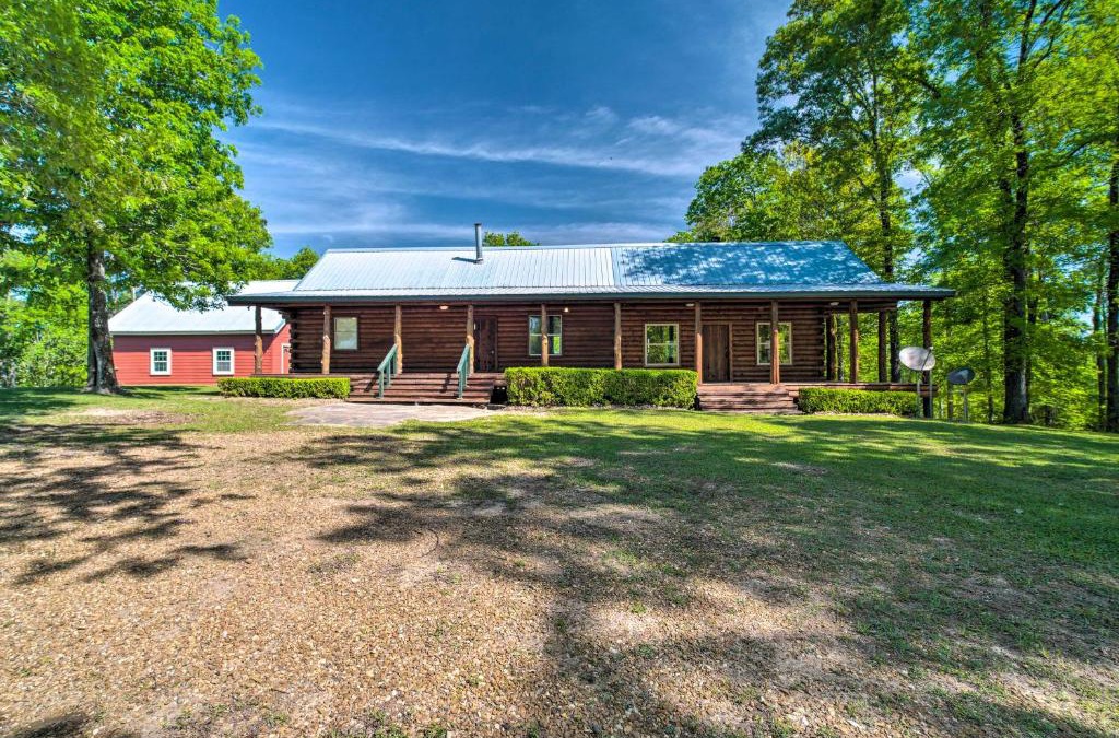 Woodville House | Rustic Woodville Getaway with Pool and Guest House