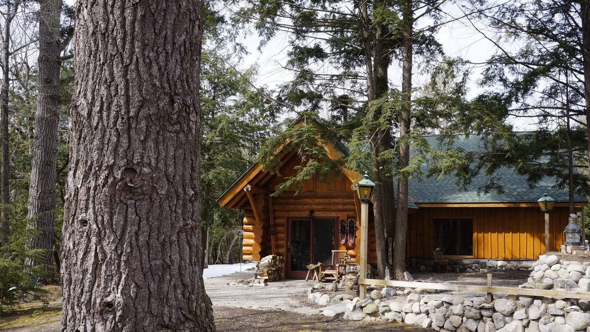 Maple City Cabin | RUSTIC YET REFINED LOG HOME