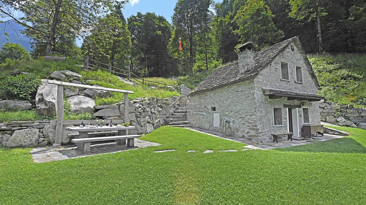Frasco Ski Chalet | Rustico alla bolla, Frasco, Switzerland