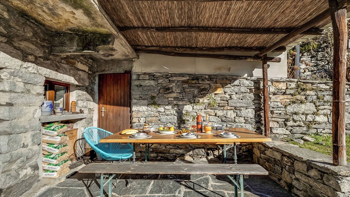 Lavertezzo Ski Chalet | Rustico Over The Bridge Verzasca 1, Sambugaro, Switzerland