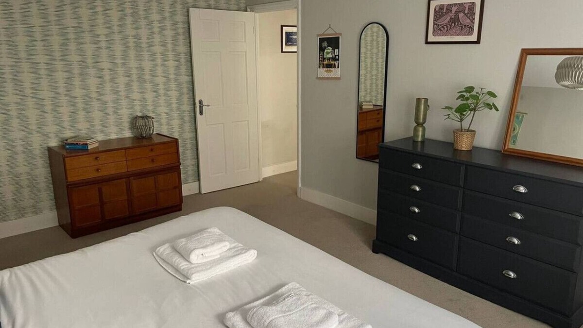 St Ives Apartment | Ruston Chambers Free parking, luxury 2 bedroom