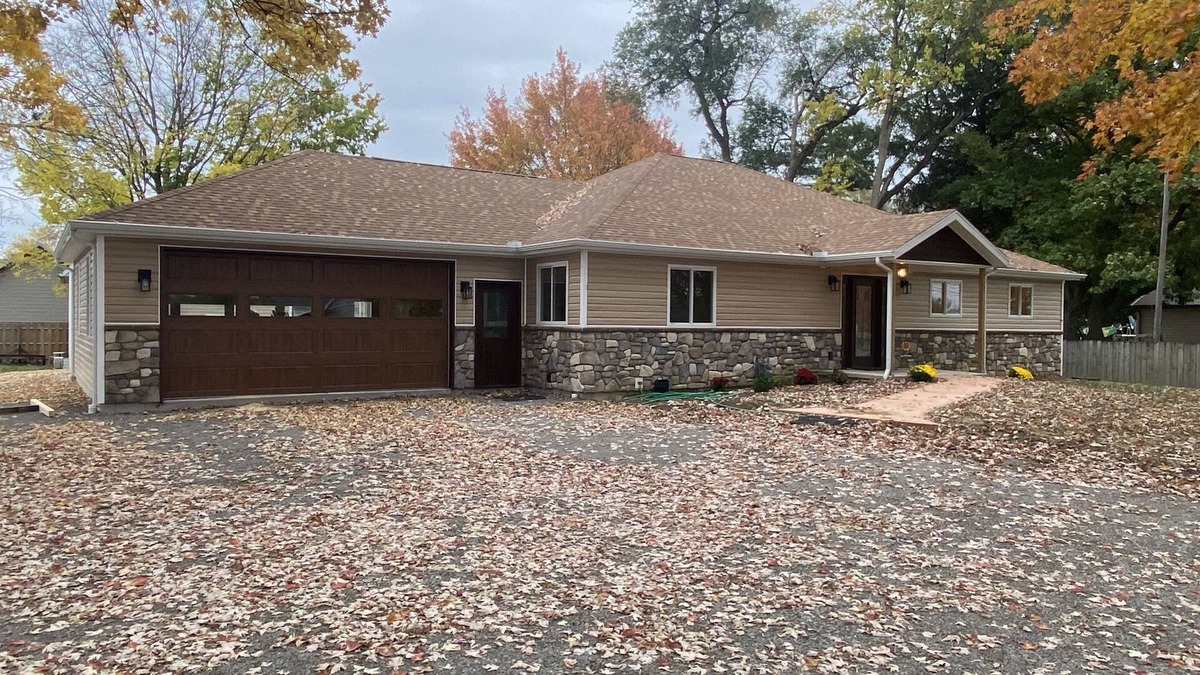 Findlay House | Rusty’s Getaway is a rustic/modern handicap accessible, family friendly space.