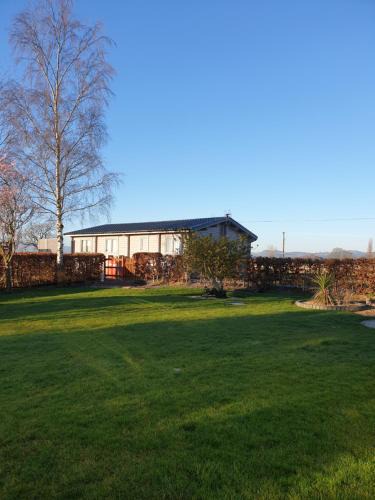 Pontesbury Cabin | Ruth's Retreat Country Retreat with private hot tub