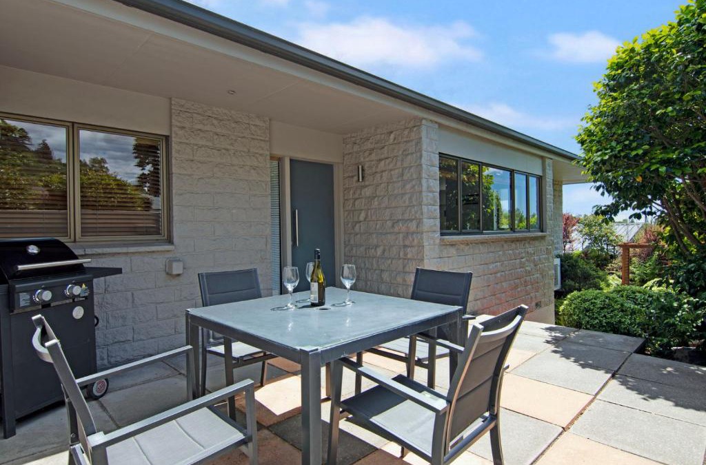Nelson South House | Rutherford Retreat - Nelson Holiday Home