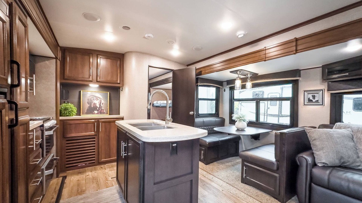 Kenora Resort | RV 1 Hill Top with amazing Lake Views c/w Queen Bed and Bunks