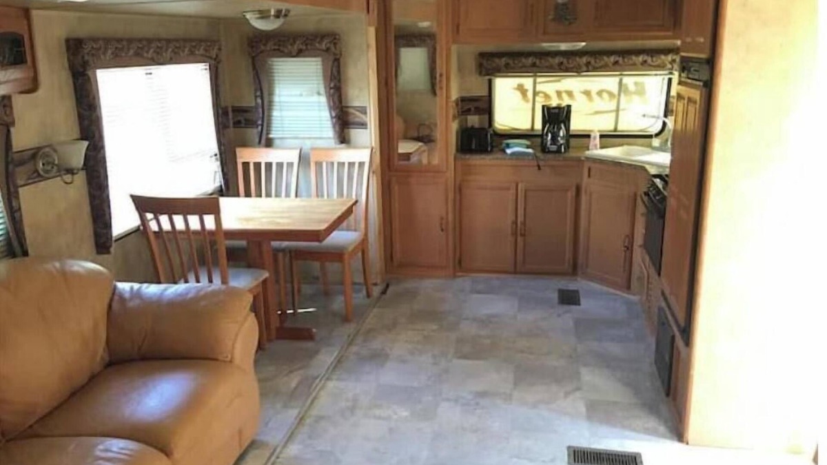Onalaska House | RV#2 stay on Lake Livingston, large slide out