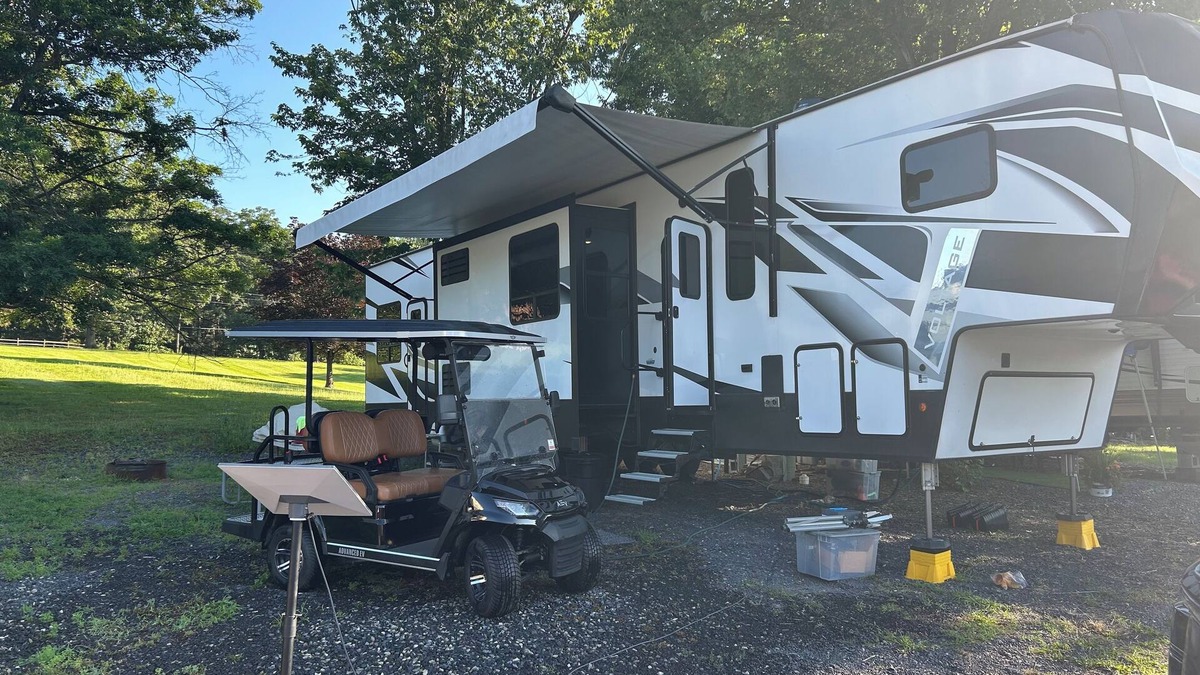 Gettysburg House | RV at Gettysburg Round Top Resort Sleeps 7 with golf cart