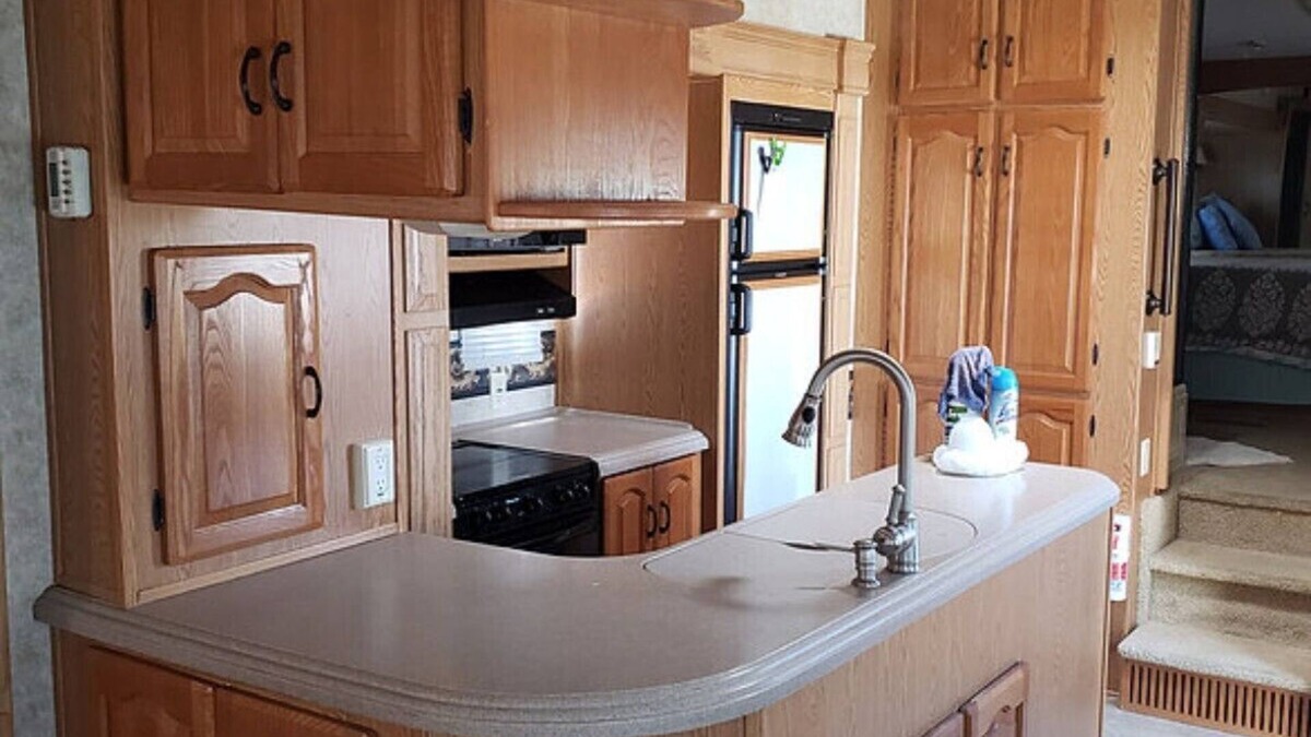 Cottondale House | RV Exectutive Home, Indoor Inground Pool, Tranquil Property