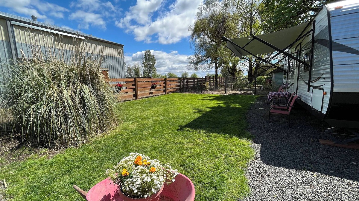 Junction City House | RV Glamping in horse and wine country and pet friendly!