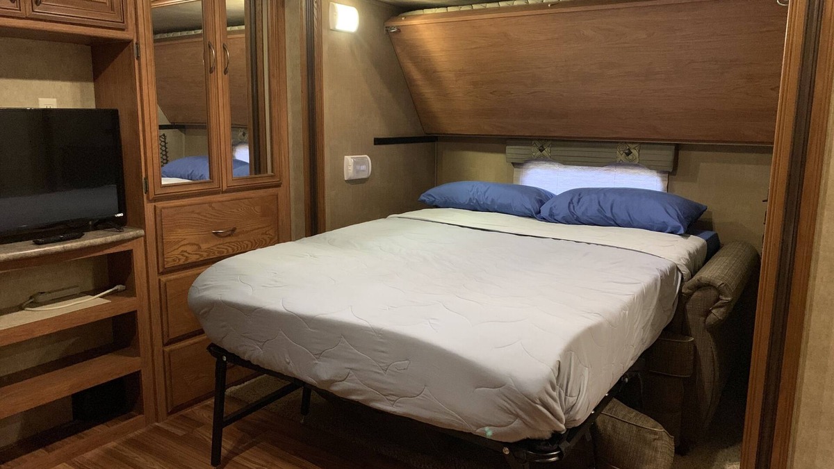 Magnolia RV Rental | RV Hook-up Visit our Campground