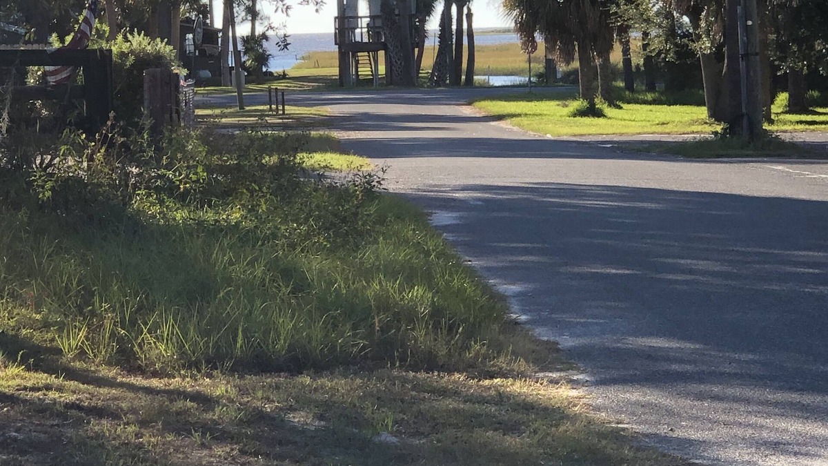 Horseshoe Beach RV Rental | RV LOT 1 with FULL HOOKUP *Salt Lot*