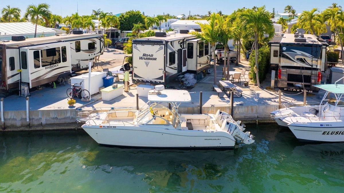 Cudjoe Key RV Rental | RV Lot 497-35' Canal Front in Venture Out at Cudjoe Key