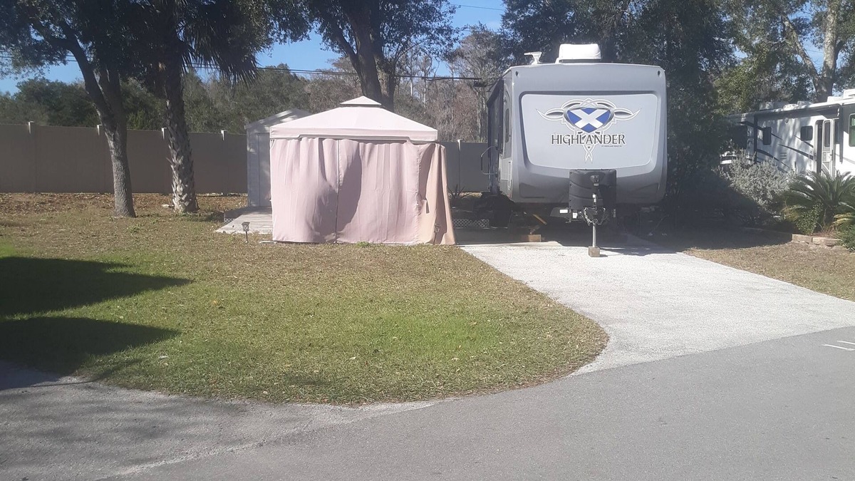 Crystal River RV Rental | RV lot WITH BOAT storage for rent in beautiful Nature Coast Landings RV resort.