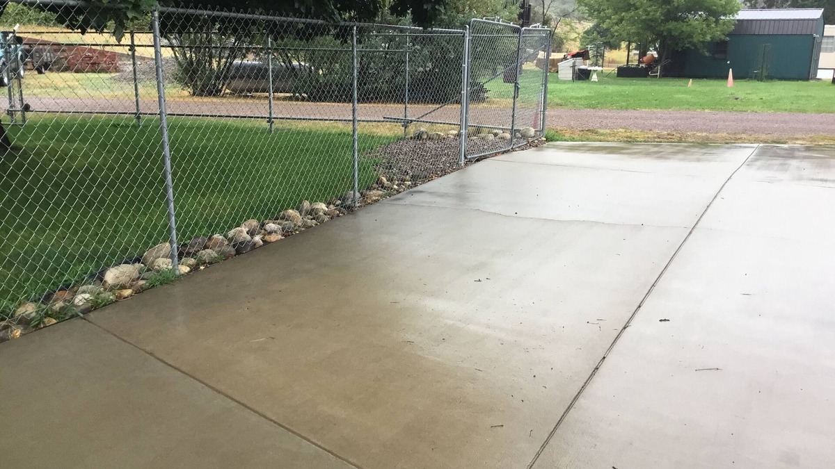 Cascade House | RV Parking spot along the Missouri river