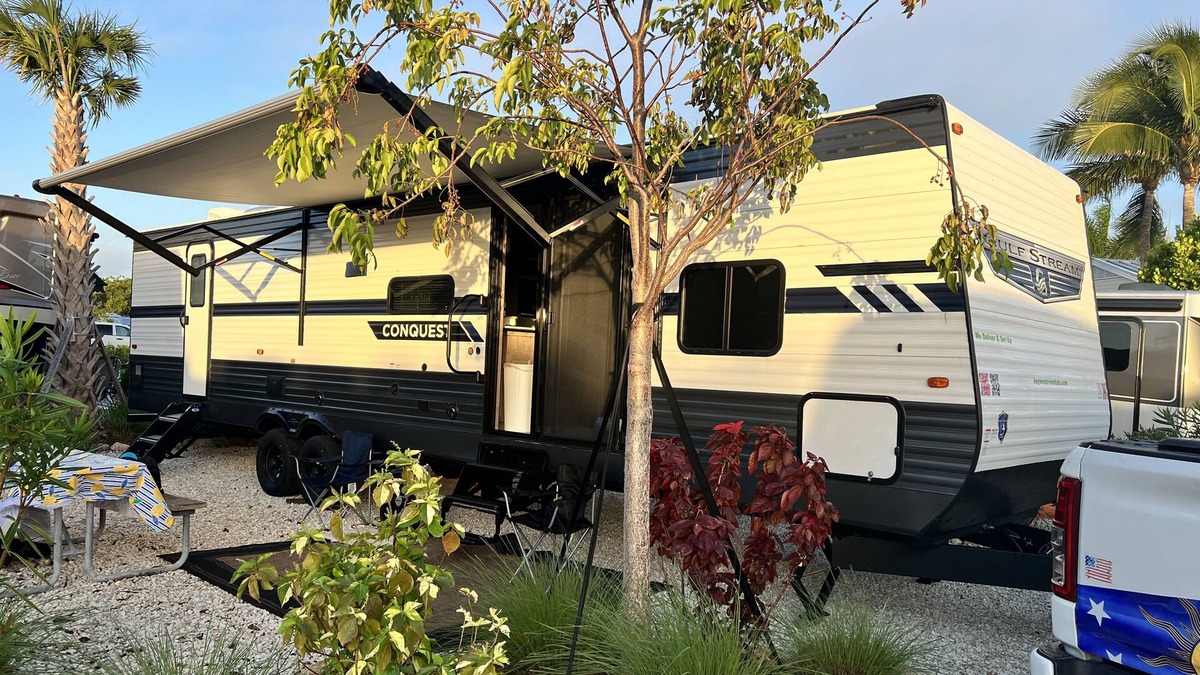 Summerland Key RV Rental | RV with 2 bedrooms ( queen)