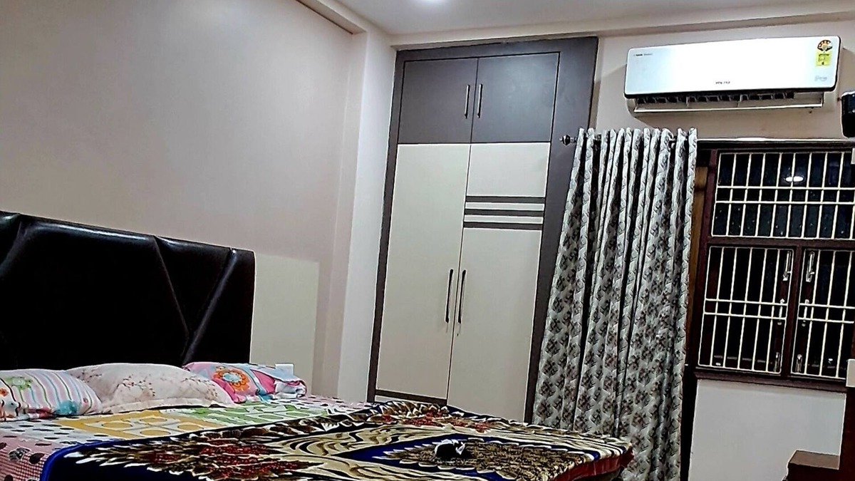 Mahmoorganj Apartment | RvINN.