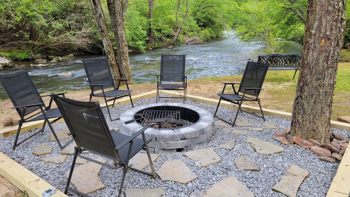Brasstown House | RVs on the River perfect for family and pets