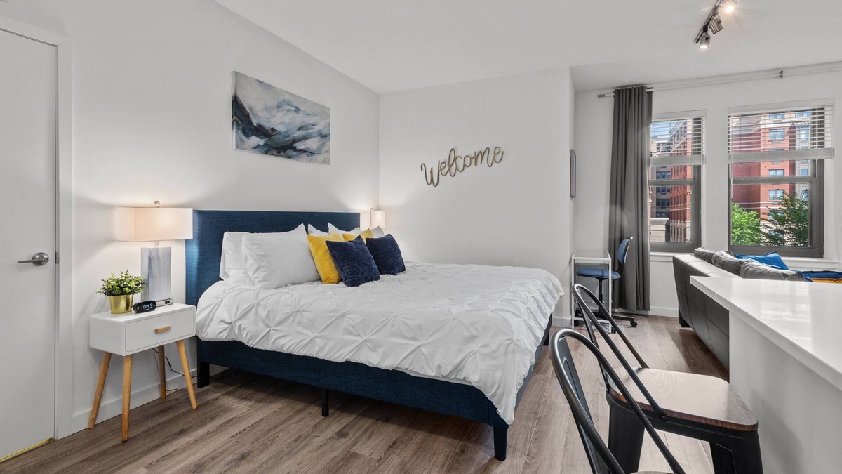 New Brunswick Apartment | RWJ StPeter Rutgers-PARKING-NYCTrain WalkSc97-316