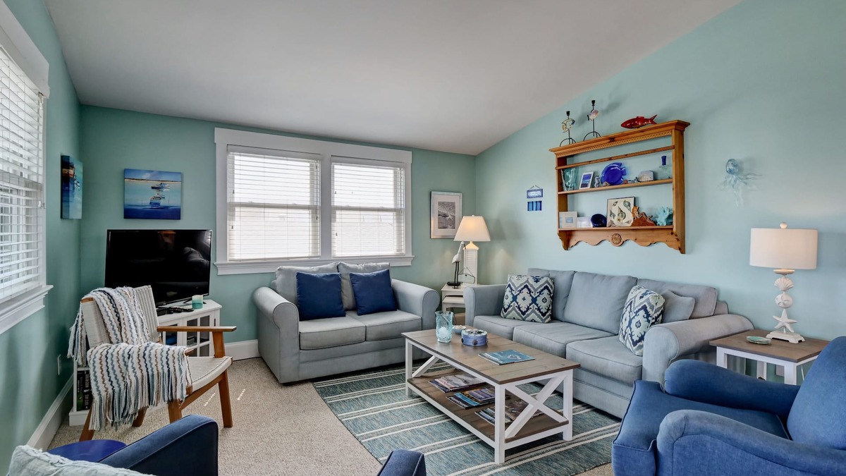 South End House | Ryan's Retreat - Retreat to this charming cottage at the coveted south end
