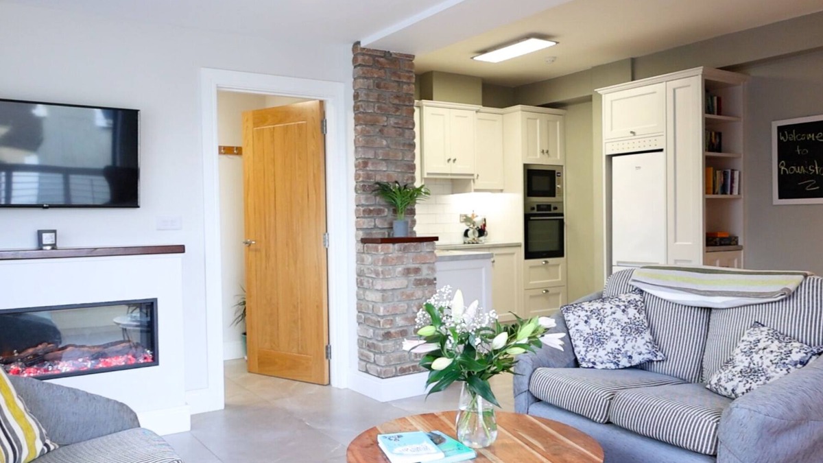 Roundstone Apartment | Ryans Roundstone Retreats Roundstone Harbour Lights