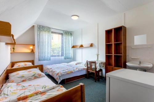 Chbany Resort | Rybářská bašta Vikletice