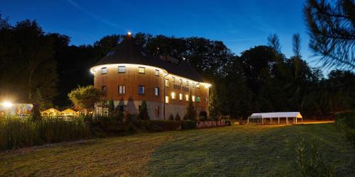 Chotebuz Hotel | Rybí Dům