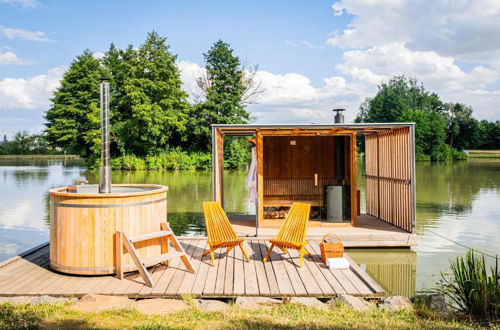 Mladec Other | Rybník Plovoucí Sauna Glamping