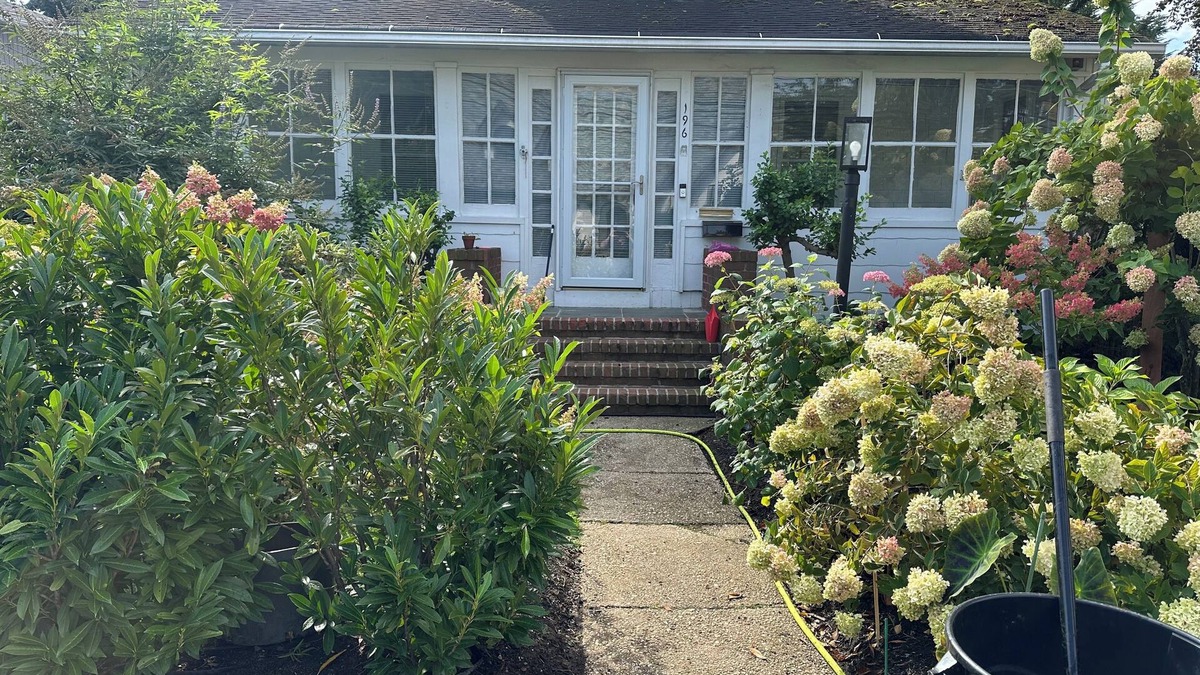Farmingdale House | Ryder Cup 1 min. away: 4-bedroom house in Bethpage-Farmingdale, bygone charm