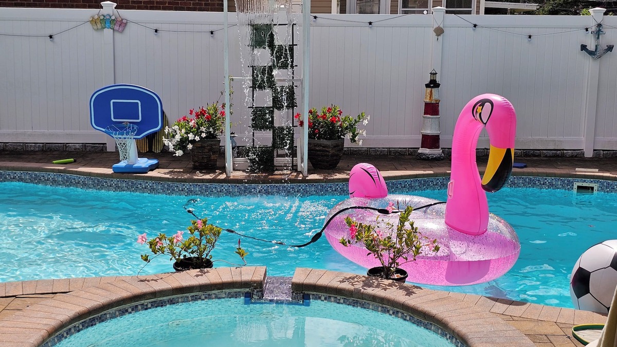 Old Bethpage House | Ryder cup 3-bedroom house pool hot tub AC in Plainview off greenbelt path