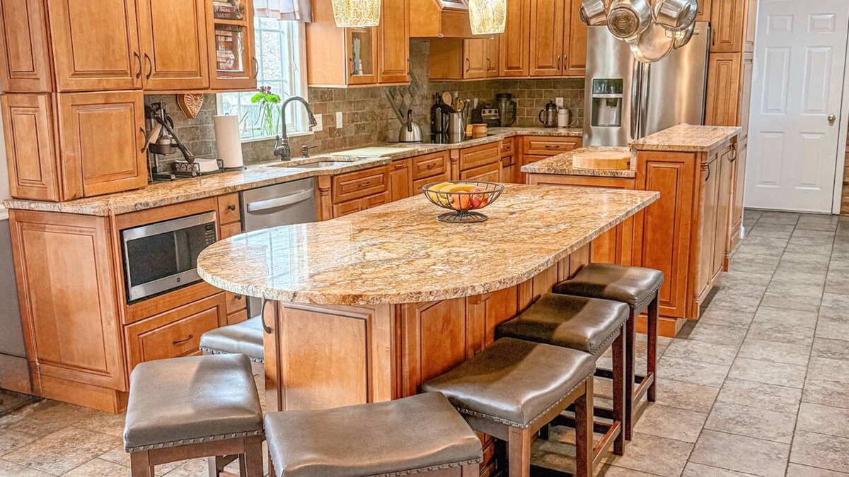 Lake Ronkonkoma House | RYDER CUP ACCOMMODATION <30 minutes. CONCIERGE SERVICES AVAILABLE